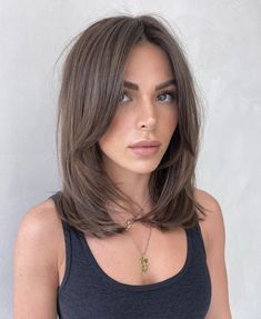 Brown Hair Inspo, Hairstyles For Layered Hair, Shoulder Length Hair Cuts, Haircuts For Medium Hair, Haircuts Straight Hair, Penteado Cabelo Curto, Short Hair Haircuts, Medium Hair Cuts, 가을 패션