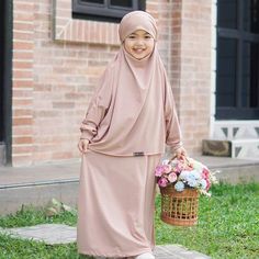 Assalamualaikum mom..  Alhamdulillah  the best seller FK Aisyah Set is now ready again with a new color and ready from a small size too ...  ❤️ Let's teach your little one to wear a headscarf from an early age ❤️ . New FK Aisyah set made of premium jersey material ️Short sleeve loose shirt with Japanese zipper on the back  ️The khimar blends with the arm and can be used as a veil at the same time .  Detail size French Khimar Aisyah Set *size S 1-2 years Bust 30 cm Dress length 60 cm  *size M 2-3 years Bust 32 cm Dress length 73 cm  *size L 4-5 years Bust 34 cm Dress length 80 cm  *size XL 5-6 years Bust 36 cm Dress length 90 cm .  Notes: ️  -color similarity to the original color 90% lighting effect and resolution of each cellphone (original color is darker) ️ -Size tolerance 1-2cm due to Long Sleeve Pink Khimar For Eid, Baby Hijab, French Khimar, Girls Robes, Loose Shirt, Loose Shirts, Abayas Fashion, Happy Kids, Short Girls