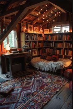 Cabin Library Nook, Boho Home Library, Boho Cabin Living Room, Boho Library Room, Boho Library, Cosy Library, Cubby Decor, Cabin Library, Attic Reading Nook