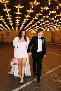 Alison and Sean - Iconic Vegas Elopement on 35mm film + Super 8 — Aimlee Photography Vegas Elopement Dress Fun, Vegas Wedding Plus Size, Vegas Style Wedding Dresses, Short Wedding Dress Curvy, Vintage Vegas Wedding Dress, Vegas Elopement Photos, Las Vegas Elopement Dresses, Elopement Ideas Vegas, Elopement Dress Ideas