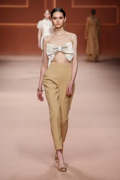 Elisabetta Franchi RTW Fall 2020 Runway Magazine, Outerwear Trends, Vogue Germany, Milano Fashion Week, 2021 Fashion, Moda Vintage, Looks Chic, Vogue Fashion, Fashion 2020