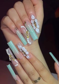 Green Square Nails, Girly Nails, Quinceanera Themes Dresses, Mint Nails, Encapsulated Nails, Fiesta Tropical, Quinceanera Themes, Glamour Nails, Green Square