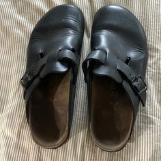 Used Black Birkenstock Boston Clogs Leather. Soles Still In Good Condition. Size 39 Black Birkenstock, Boston Clogs, Birkenstock Black, Boston Fashion, Birkenstock Shoes, Birkenstock Boston Clog, Leather Clogs, Mule Clogs, Mules Shoes