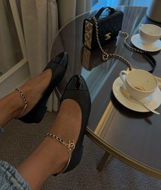 Chanel Flat Shoes, Chanel Shoes Outfit, Balerinas Shoes, Chanel Ballerina, Chanel Flats, Shoes Heels Classy, Classy Shoes, Girl Things