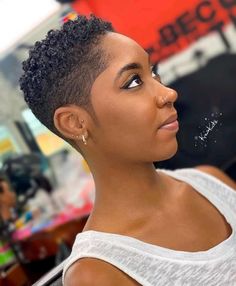 13 PHOTOS: Unique Haircuts For Curly Hair - Short Haircuts For Ladies Cabello Afro Natural, Hairstyles For Ladies, Short Natural Curly Hair, Black Hair Short Cuts, Short Shaved Hairstyles