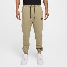 These classic Tech Fleece Joggers offer polished warmth and comfort made with our premium, low-bulk fleece. Tall cuffs let you show off your kicks. Jean Hat, Nike Sweats, Nike Tech Fleece, Nike Tech, Tech Fleece, Viktor & Rolf, Mens Fleece, Fleece Joggers, Mens Sportswear