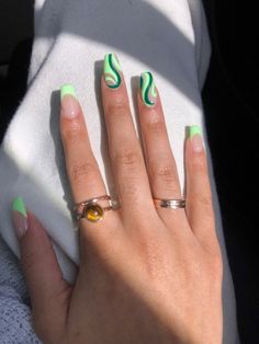 Cute Bright Nails Ideas, Mint Green Nails Short Design, Nails To Compliment Green Dress, Swirly Green Nails, Green Nails Short Coffin, Vacation Nail Ideas Square, Lime Green Nails Design Short, Nail Ideas Different Colors On Each Hand, Green Summer Nails Square