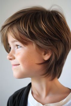 Tapered Layers Haircut on smiling boy with brown hair, side view. Girls With Boy Haircuts, Boys Haircuts Medium, Boy Cut For Girl, Haircuts For School, Pageboy Haircut, Baby Haircut, Side Part Haircut, Boy Haircuts Short