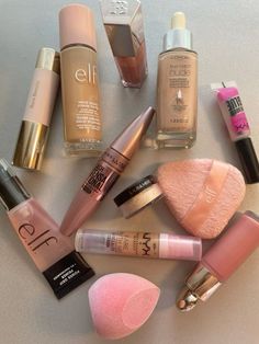 #makeuplover #follow #makeup #beautyblog #blogging #blogger #blog #skincare Makeup Bag Essentials, Makeup Tut, Concealer Makeup, Fancy Makeup, Makeup Needs, Makeup Obsession, Makeup Items, روتين العناية بالبشرة, Makati