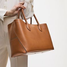 The London Leather Tote Bag in Smooth Tan | Aspinal of London Chloe 2024, Brown Leather Tote Bag, Brown Accessories, Bags Messenger, Brown Leather Handbags, Aspinal Of London, Leather Diy, Travel Packing, The London