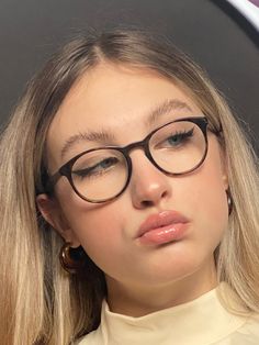 Eyeglasses For Small Faces, Small Glasses Frames For Women, Glasses For Small Faces For Women, Cool Glasses For Women, Small Round Glasses, Glasses Women Fashion Eyeglasses, Glasses Outfit