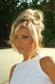 Bombshell Hair, Blonde Hair Inspiration, Glam Hair, 90s Hairstyles, New Hairstyle, Penteado Cabelo Curto, Hairstyles For Women, Messy Hairstyles, Bridesmaid Hair