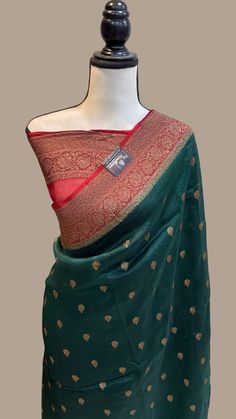 Best Indian Wedding Dresses, Indian Bride Outfits, Silk Saree Banarasi, Gown Skirt, Indian Saree Blouses Designs