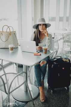 Travel Style Airport, Comfy Travel Outfit, Comfy Travel