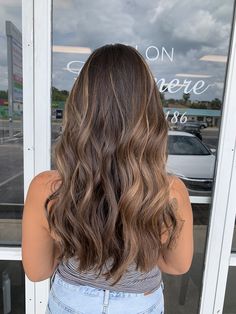 Brunette Simple Highlights, Long Layers Brunette Balayage, Lived In Brunette Balayage Straight, Lowlights On Brunette, Brunette Hair With Sun Kissed Highlights, Mocha Bronde Balayage On Brown Hair, Brunette Balayage Hair Light Brown, Neutral Brunette Highlights, Minimal Brunette Balayage