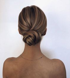 Trendy Updos, Updos For Medium Length Hair, Veil Hairstyles, Low Bun, Penteado Cabelo Curto, Wedding Hair And Makeup, Bride Hairstyles, Ombre Hair, Trendy Hairstyles