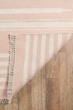 Momeni Thompson Billings Pink Area Rug by Erin Gates Detail Image Rugs Direct, Sustainable Beauty, Erin Gates, Woven Carpet, Area Rug Decor, Artisan Rugs, Apartment Life, Stylish Rugs, Tiny Apartment