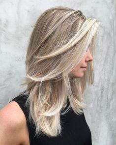 30 Blonde Highlights Ideas to Freshen Up Your Look This Season Popelavá Blond, Balayage Caramel, Natural Brown Hair, Shampoo For Fine Hair, Medium Blonde Hair, Blonde Balayage Highlights, White Blonde Hair, Balayage Blonde