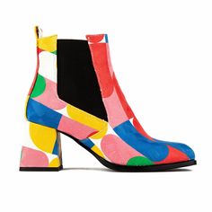 Claudia Mini Groovy is a women's designer ankle boot handcrafted in Italian leather. It is a comfortable ladies pull-on, heeled ankle boot Designer Ankle Boots, Heeled Chelsea Boots, Italian Leather Shoes, Boots Uk, Trendy Boho, Footwear Design Women, Womens Ankle Boots, Heeled Ankle Boots, Womens Heels