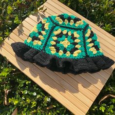 "The Granny Square bucket hat is handmade with love. 💓 - 100% cotton yarn - Reversible - Ruffled Rim - Granny Square Pattern - Black, Green, Yellow - Currently there are 3 patterns to choose from but I can make any color combo & size upon request - One size fits most  - Measures 9\" inches from top to brim - Ships within 1 - 3 days (Please allow minimum two days to make the item, I am a one person shop)  Care instructions:  Hand wash or machine wash on gentle cycle with cold water and air dry. Cottage Core Crochet, Crochet Loom, Granny Square Bucket Hat, Crochet Hobby, Granny Square Häkelanleitung, Motifs Granny Square, Bucket Hat Crochet, Crochet Granny Square Tutorial, Granny Square Tutorial