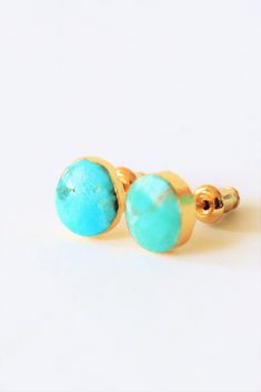 Turquoise stud earrings in 18k gold plated.  Gemstone size: about 10mm Metal component: 18k gold plated brass base This listing is for one pair of earrings. ﹎﹎﹎﹎﹎﹎﹎﹎﹎﹎﹎﹎﹎﹎﹎﹎﹎﹎﹎﹎﹎﹎ ▲ Care instruction:  Please remove it before bathing or swimming.  Avoid your jewelry touching chemical such as hairsprays or perfumes.  Using soft cloth to clean your jewelry every time after wearing it, and store it in a dry and cool place. ▲ Gift packaging:  All products will be packed in a lovely gift box with free Turquoise Gold-plated Earrings For Gifts, Stone Stud Earrings, Blue Stud Earrings, Turquoise Stud Earrings, Stud Earrings Gold, Gemstone Stud Earrings, Gold Stud Earrings, Earrings Crystal, Stone Studs