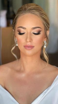 Glam Bride Makeup, Wedding Makeup For Blue Eyes, Wedding Makeup Bride, Bridal Makeup Natural, Wedding Day Makeup