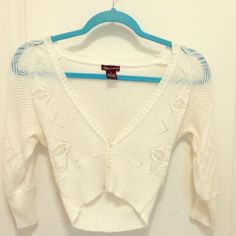 90’s Vintage Really Soft Crop Knit Sweater Beautiful Open Crochet Detail V Neck 3 Buttons Cream Color Size Small Gotten At Mandee’s In New York Never Worn In Excellent Condition Y2k Style Knit Sweater For Spring, Y2k Knitted Sweater For Spring, Fitted Cropped Open Knit Cardigan, Cropped Open Knit Winter Cardigan, White Y2k Style Spring Sweater, Crop Knit Sweater, White Cropped Cardigan, Cardigan Vintage, Cropped Knit Sweater