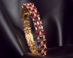 Diamond Earrings Indian, Bridal Jewelery, Kundan Bangles, Elegant Jewellery, Diamond Necklace Designs, Stone Jewellery