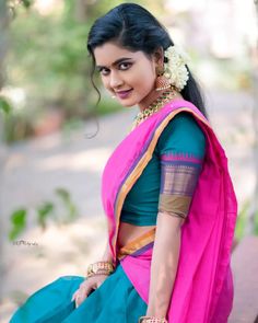 Deepa Balu, Girls Dresses Diy, Beauty Youtubers, Couple Photoshoot Poses, Indian Beauty Saree, Desi Beauty, Pink