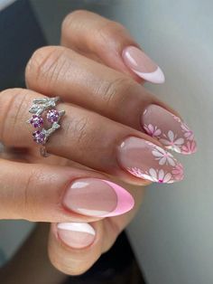 Multicolor  Collar   Color combinado,Plantas Uñas Lisas Embellished Cute Simple Nails, Summery Nails, Flower Nail Designs, Girly Acrylic Nails, Flower Nail Art, Short Acrylic Nails Designs, Floral Nails, Short Acrylic Nails, Flower Nails