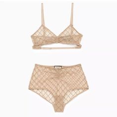 100% Authentic Size S Gucci Nude Lingerie Set In Polyamide And Elastane. Bra With Adjustable Straps And An All-Over Logo, High Waist Underwear With A Ruffled Front And All-Over Logo. Composition: Fabric I: 84% Polyamide - 16% Elastane / Embroidery: 80% Cotton - 20% Polyester Silky Shirt, Seersucker Pants, White Halter Maxi Dress, Asymmetrical Tops, Gucci Black, Pleated Mini Skirt, Vintage Skirt, Luxury Outfits, Light Beige