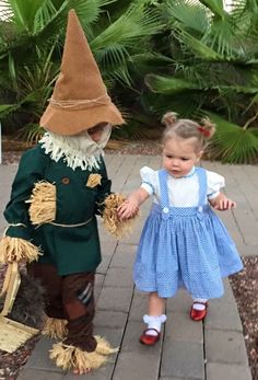 Wizard Of Oz Sibling Costumes, Dorothy Toddler Costume, Toddler Scarecrow Costume Girl, Baby Scarecrow Costume Girl, Baby Scarecrow Costume, Dorothy Costume Diy, Sibling Costumes