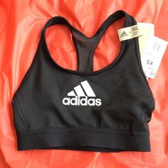 Adidas Sports Bra Xs Aeroready Black Activewear For Gym In Spring, Spring Season Black Activewear For Gym, Black Sports Bra For Spring, Black Activewear For Spring Sports, Black Spring Activewear For Sports, Black Activewear For Spring Training, Black Seamless Activewear For Spring, Spring Black Sports Bra, Adidas Casual Sports Bra