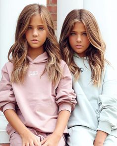 Leah Rose and Ava Marie are widely recognized as the Clements twins. The post Mom, 37, Poses With Her Twin Daughters, 9, Who Dubbed The ‘Most Beautiful Girls In The World’ appeared first on Storepaperoomates Blog. Mellisa Benoist, Stylish Kids