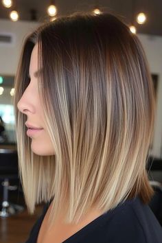 Brauner Long Bob: 66+ Highlights, die begeistern - hairtastic.de Balayage Long Bob, Brown To Blonde Ombre Hair, Balayage Hair Caramel, Fall Blonde Hair, Ombre Hair Blonde, Dark Hair With Highlights, Brown Hair With Blonde Highlights, Brunette Balayage Hair, Short Hair Balayage