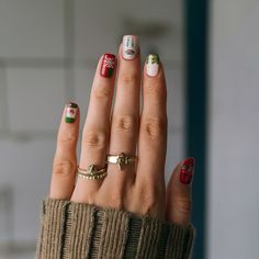 Stylish christmas nail design ideas featuring glitter and chic accents