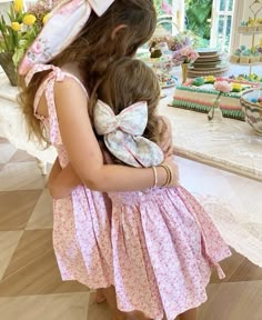 Preppy Daughter, Daughter Fashion, Rich Mom, Shabby Chic Clothes, Fashion Mom, Love Shack Fancy, Garden Spring, Dresses Baby