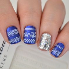 14 Fabulously Easy Christmas Nail Ideas to Try Christmas Nails2022, Nail Festive, Christmas Nails Blue, Sparkly Christmas Nails, Blue Christmas Nails, Christmas Nail Art Ideas, Christmas Nails Diy, Inspiration Nails