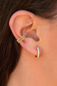 Huggie Hoop Earrings With Pearls - Etsy Croatia Hoops With Pearls, Ear Piercing Combinations, Earrings With Pearls, Ear Jacket Earring, Mini Hoop Earrings, Huggie Hoop Earrings, Small Earrings, Jewelry Earrings Hoops, Dainty Jewelry