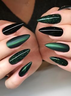 30 Hottest Black And Green Nails St Patricks Day Nails, Witchy Nails, Goth Nails, Green Nail, Black Nail, Dark Nails