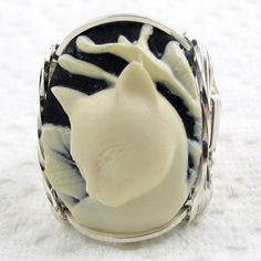 Calla Lily Cat Cameo Ring Sterling Silver by cameojewelryart, $52.98 Lily Cat, Cat Ring, Cameo Jewelry, Cameo Ring, Vintage Cameo, Cat Jewelry, Fine Jewels, Calla Lily, Animal Jewelry