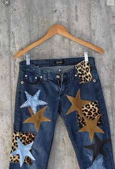 Distressed Grunge Jeans For Festivals, Trendy Dark Wash Jeans For Festival, Grunge Distressed Jeans For Festival, Grunge Distressed Festival Jeans, Punk Style Denim Jeans For Festivals, Trendy Distressed Jeans For Festival, Punk Denim Jeans For Festival, Distressed Punk Jeans For Festivals, Distressed Bohemian Jeans For Festivals