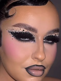 Fancy Makeup Looks Full Face, Black And White Eyeshadow, Comp Makeup, Carnival Inspiration, Vibrant Makeup, New Year's Makeup, Drag Queen Makeup