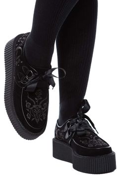 Platform Creepers, Alternative Shoes, Goth Shoes, Creepers Shoes, Dr Shoes, New Rock, Shoe Show, Mode Inspo, Goth Outfits