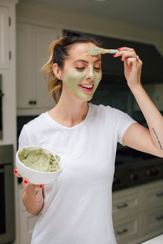 Matcha & Clay DIY Detox Face Mask - Happily Eva After Matcha Face Mask, Dry Skin Diy, Coconut Oil Face Mask, Best Collagen, Diy Detox, Diy Beauty Treatments, Lush Cosmetics, Homemade Face Masks, Homemade Face