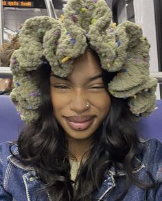 Fly Black Women, Makeup 2000s, Crochet Hobby, Y2k Cybercore, Hat Aesthetic, Free Sims, Black Femininity, Crochet Fashion Patterns, Mode Inspiration