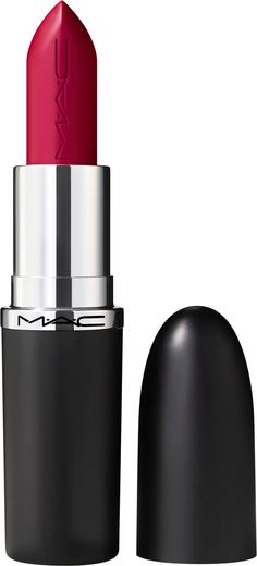 M·a·cximal Sleep Satin Lipstick är MACs ikoniska läppstift som har maxats för att ge läpparna MER med en Sleek Satin finish och en vårdande formula som ser rikare ut, känns krämigare, glider på smidigare och återfuktar läpparna i åtta timmar. Få MER FÄRG med täckande, pigmentrik effekt i ett Artist-godkänt sortiment av 34 personlighetsfyllda nyanser. Få MER KOMFORT med en balsamliknande blandning av vårdande ingredienser, inklusive granatäppleblomsextrakt för att återfukta läpparna och kameliafrö- och nyponoljor för att vårda. Få MER ELEGANS med denna oemotståndliga rad av noggrant framtagna färger som ger ett perfekt polerat utseende på läpparna. Få MER STIL med denna multifunktionella formula som ger en sömlös, monokromatisk glans på kinderna. Få ett MER LYXIGT utseende med en högblank f Mac Magenta Lipstick, Satin Lipstick, Satin Finish, Violet, Mac, Sleek, Satin, Makeup, Red