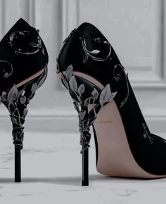 Bride Black Shoes, Wedding Shoes Black Heel, Black Weddong Shoes, Ball Accessories Aesthetic, Goth Heels Wedding, Black High Heels Wedding, Black Prom Shoes Fancy, Black Wedding High Heels, Goth Wedding Heels