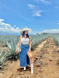 Tequila Mexico Outfit Women, Cowboots Outfit For Women, Outfits Para Tequila, Mexico Independence Day Outfit, Outfit Para Tequila Jalisco, Tequila Mexico Outfit, Tequila Jalisco Outfit, Tequila Outfit, Country Fest Outfits