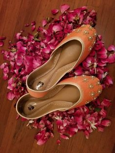 Stunning Orange Embellished Ballet Flat Shoes Orange Jutis Orange Mojari Orange Khussa Orange Velvet Wedding Shoes, Juti Shoes Pattern, Jutti Design, Khussa Designs, Orange Ballet Flats, Peacock Shoes, Punjabi Culture, Indian Shoes, Shoes Orange